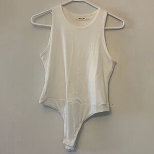 Mikey & Joey sleeveless cream colored bodysuit Size M NWT